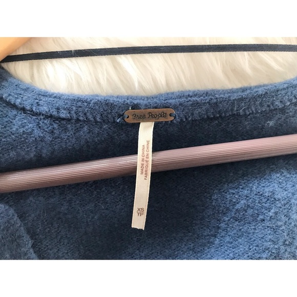 Free People ➵Sweater - Picture 4 of 5